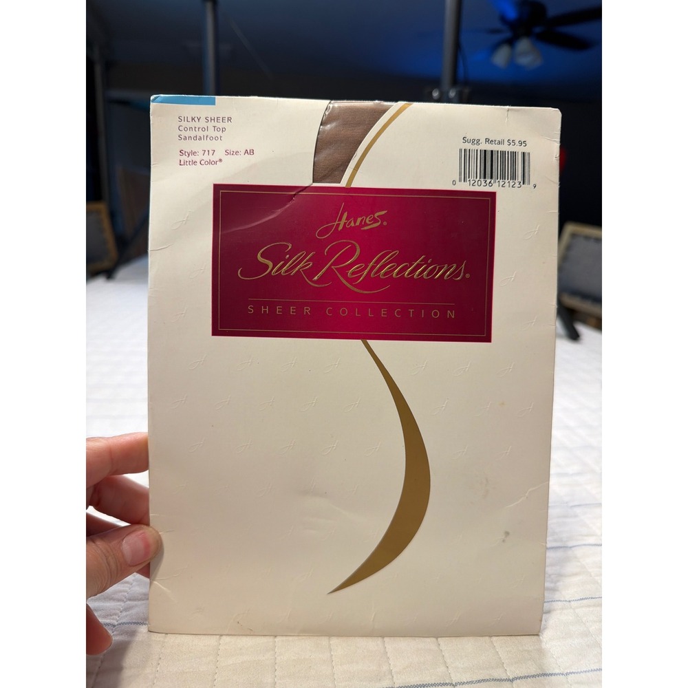 VTG Hanes Silk Reflections Sheer Pantyhose Style 717 AB Little Color NOS 1996